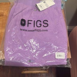 Lavender new with tags jogger scrub pants size large.